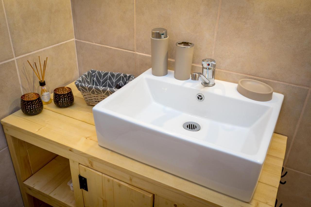 אסטריס Olive Cottage מראה חיצוני תמונה